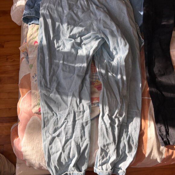 Pantalon denim clair taille élastique / Light denim pants with elastic waist - Picture 2 of 3